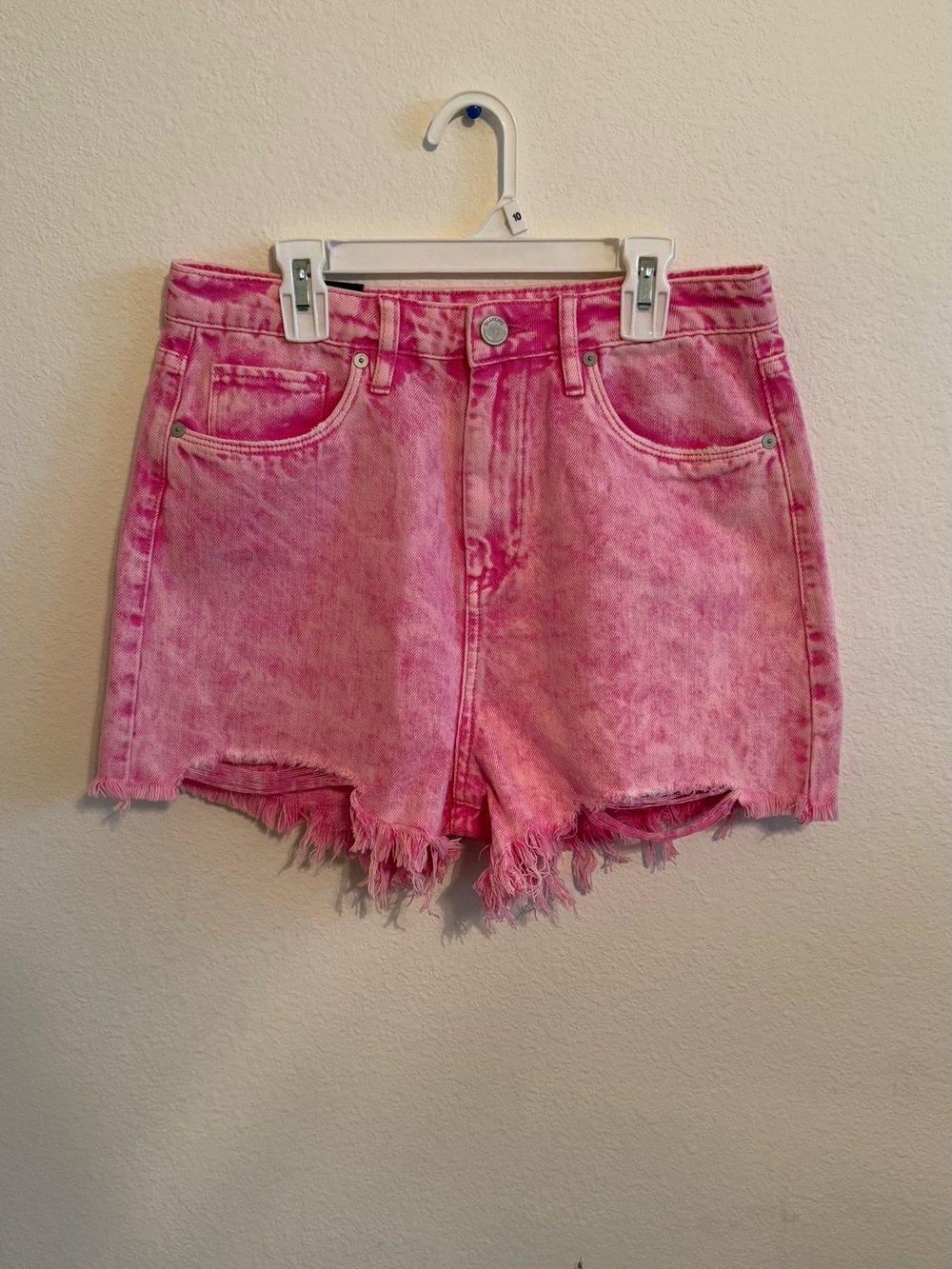 Blank NYC Pink Acid-Wash Frayed Hem Denim Shorts